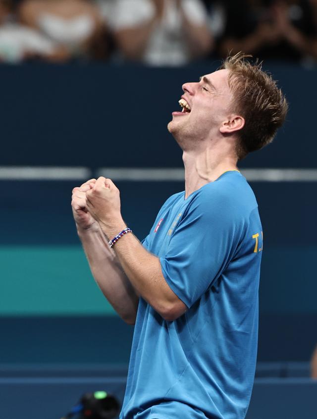 采访时坦言 采访时坦言