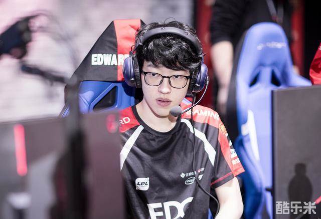 功签下科迪 功签下科迪